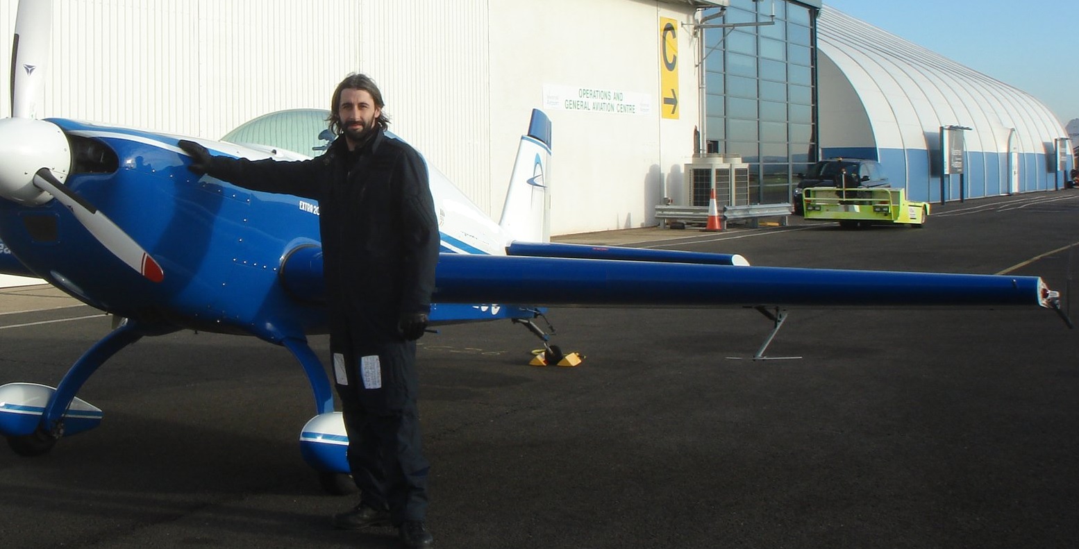 Aerobatic Flying, Extra 200, Cambridge, UK, 2009 mike3.jpg